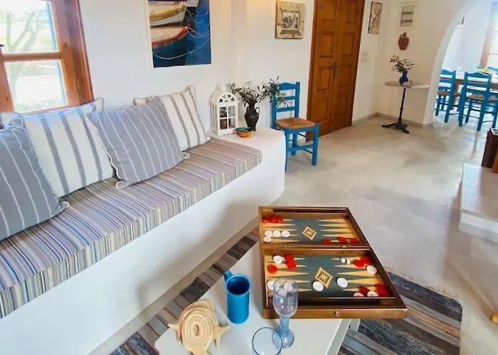 2 Naxos Willa Pláka